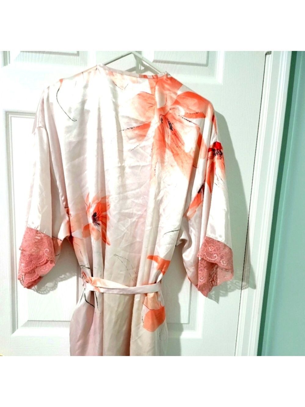 la Vie en Rose Women's 3/4 Sleeve Short Satin Floral Robe Size S/M